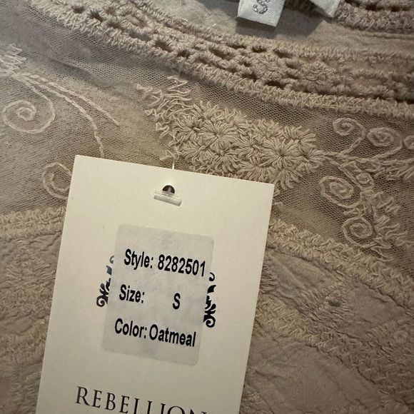 Beige blouse with tags by rebellion size small - Picture 2 of 3